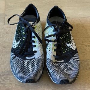 Nike Flyknit Racer size 5.5